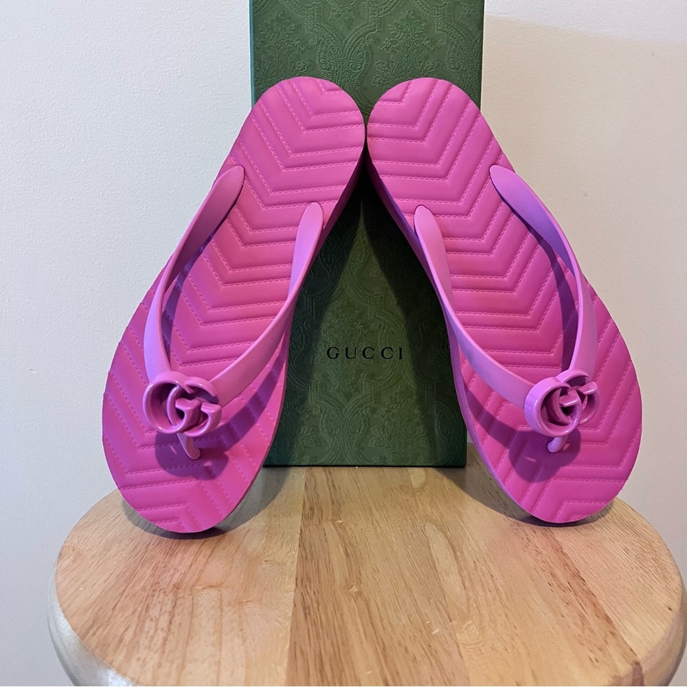 Gucci Pascar GG Platform Flip Flop - Worn Once! Size 39